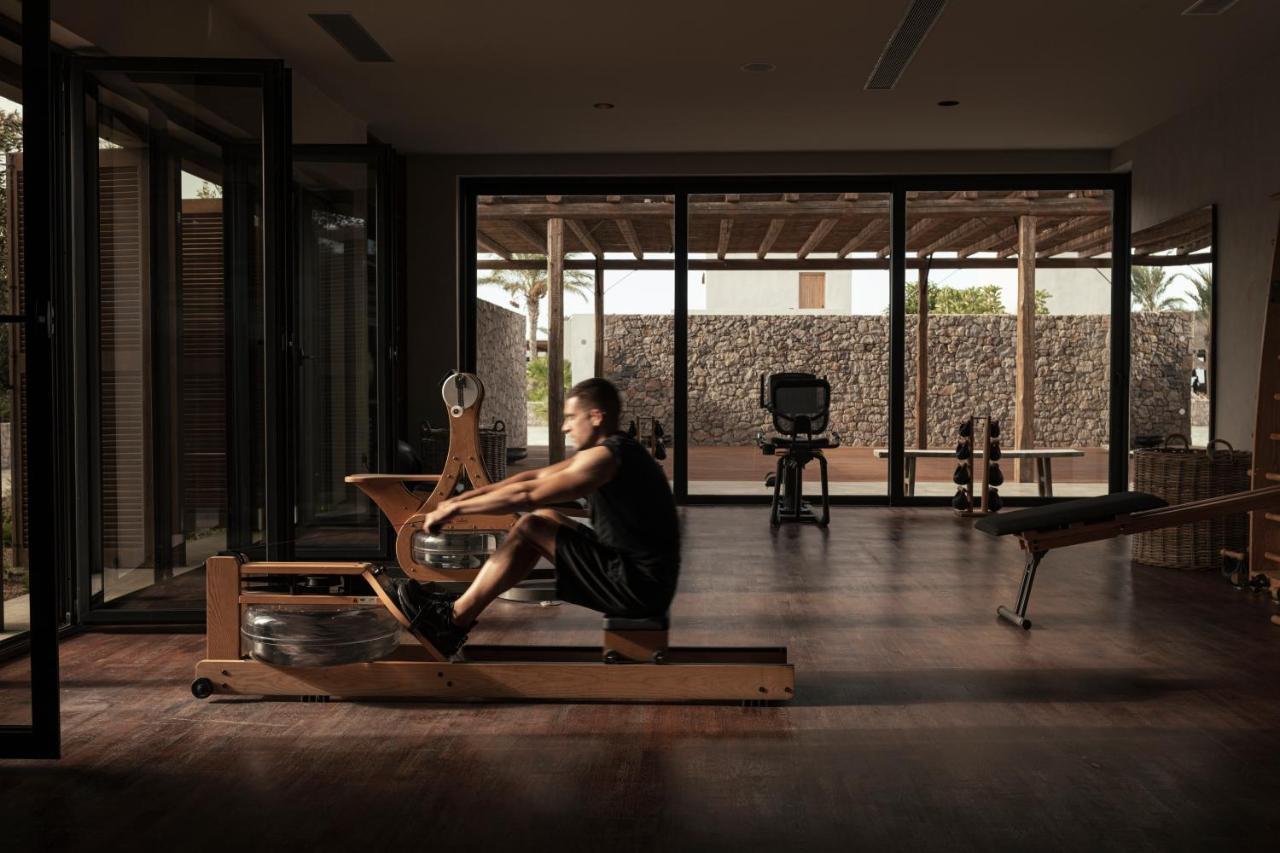 Hotel Oku Kos (Adults Only) Marmari  Esterno foto A man using a Concept 2 Model C